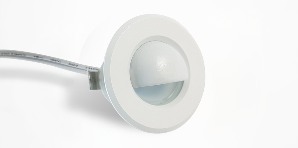 RD12 Step Light with Scoop in White